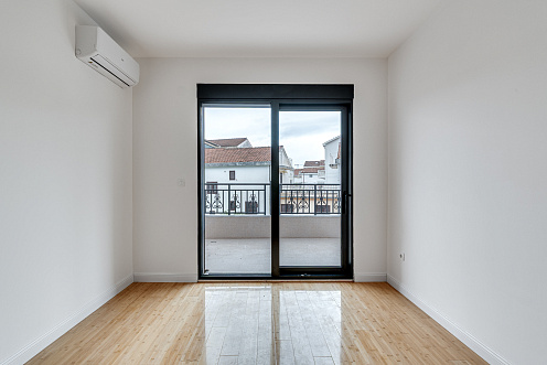 Modernes Apartmenthaus mit Meerblick in Budva