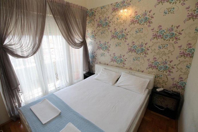 Maisonette-Wohnung mit zwei Schlafzimmern in Budva mit Meerblick