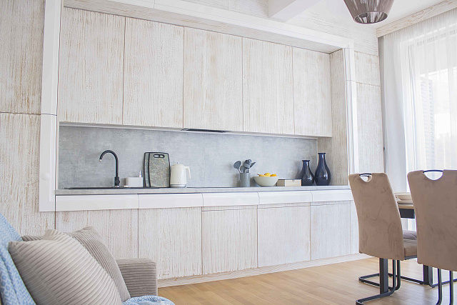Luxuriöse Zwei-Zimmer-Wohnung mit großer Terrasse in Bečići — photo 10