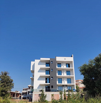 Fertiger Komplex in der GemeindeDobre Vodee