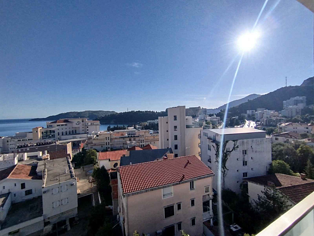 Gemütliche Wohnung in Bečići mit Panoramablick aufs Meer, nahe dem Hotel Splendid — photo 11