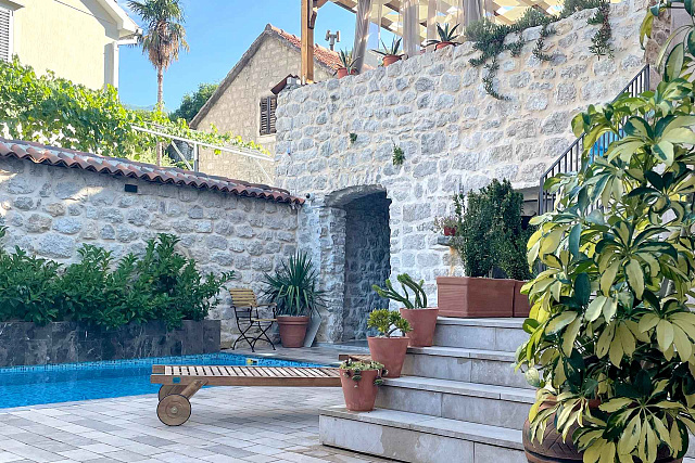 Mini-Hotel mit Swimmingpool in der Nähe von Kotor — photo 10