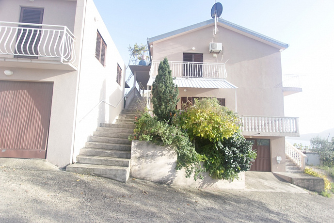 Haus in Topla
