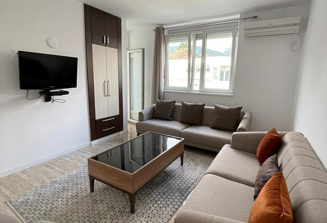 Möblierte 1-Zimmer-Wohnung mit 49 m² + 5 m² Terrasse nahe der Altstadt von Budva — photo 9