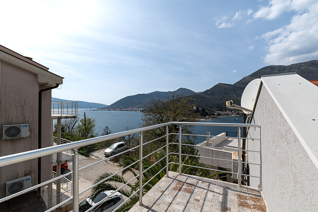 Villa mit Panoramablick auf das Meer in Tivat — photo 9