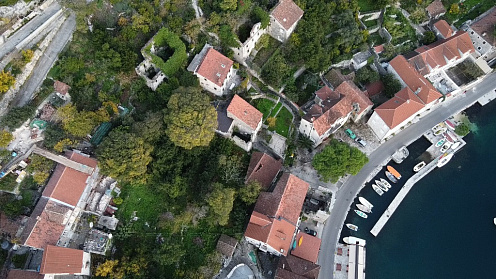 Grundstück mit Ruinen in Perast — photo 2