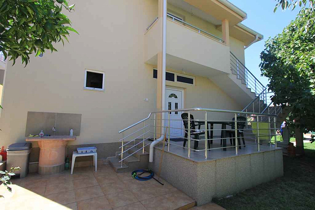 Zweistöckiges Haus in Doni Stoi — photo 5