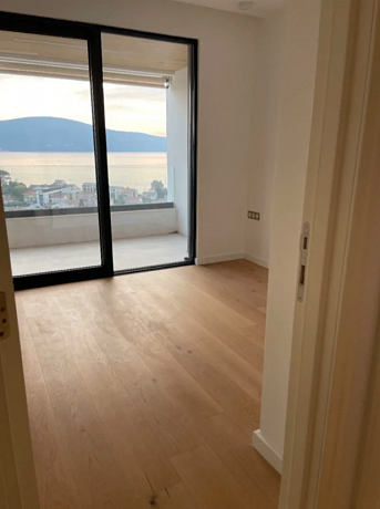 Apartment in Tivat 49m2 mit Meerblick und einem Schlafzimmer
