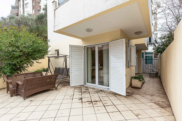 Gemütliche 53 m² große Wohnung am Meer in Becici mit privatem Garten — photo 10