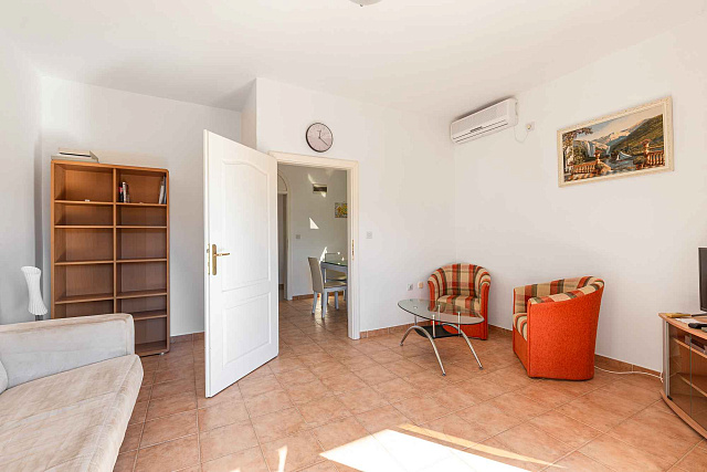 Gemütliche Wohnung in Bigovo direkt am Meer — mit Terrasse und Meerblick — photo 22