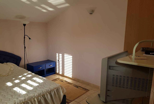 Zweistöckiges Haus mit Panoramablick auf das Meer — photo 11