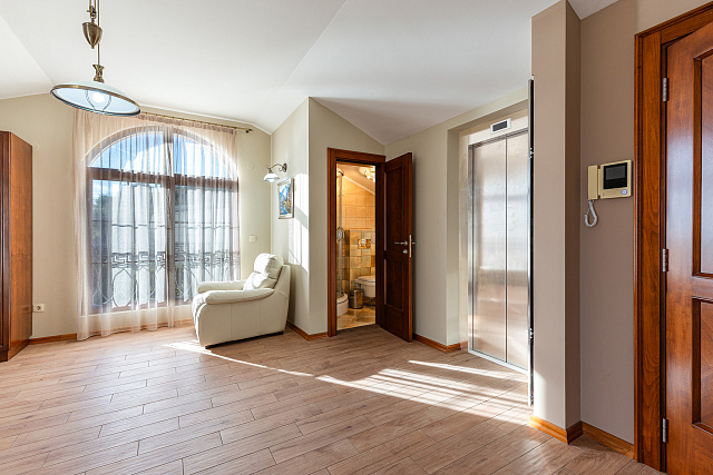Eleganz und Gelassenheit in einer luxuriösen Villa mit Panoramablick auf das Meer. — photo 7