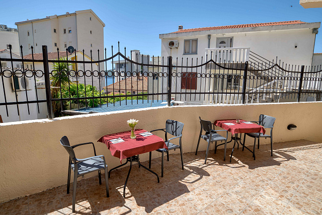 Voll ausgestattetes Hotel mit Restaurant in Bečići – 200m vom Meer — photo 8