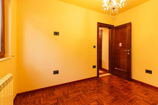 Dreizimmerwohnung zum Verkauf in Stoliv in erster Meereslinie — photo 27
