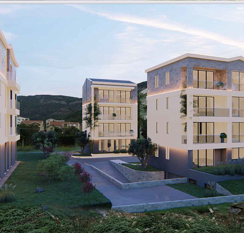 Wohnungen in einem neuen Gebäude in der Nähe des Meeres in Biyela