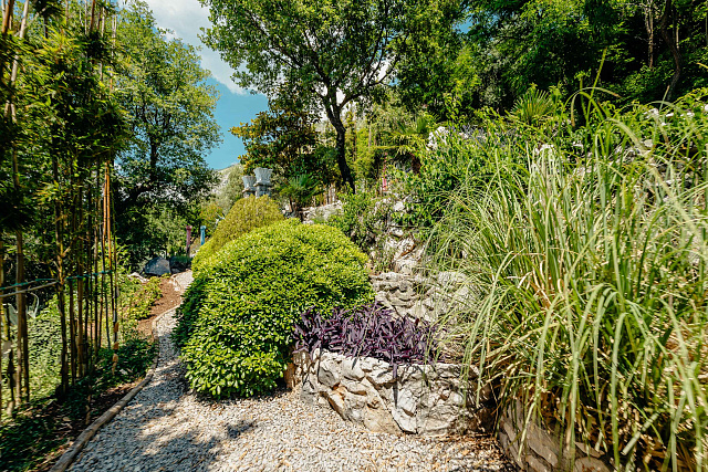 Elegantes Steinhaus mit Meerblick in der Nähe von Sveti Stefan — photo 9