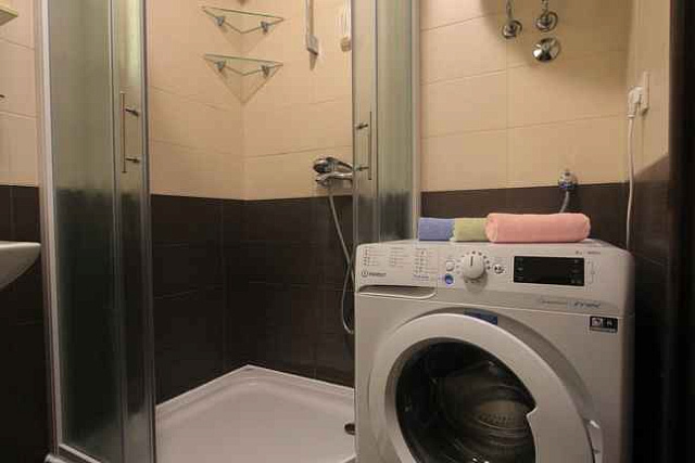 Möblierte Wohnung mit drei Schlafzimmern in Budva — photo 11
