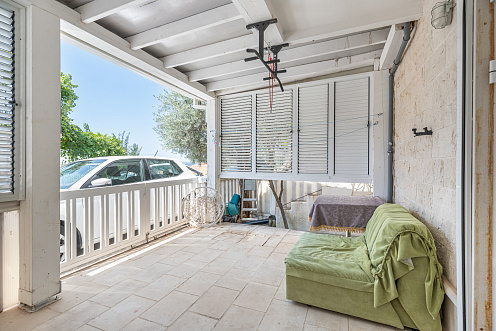 Geräumige Wohnung mit Meerblick in Sveti Stefan – 77 m², Budva