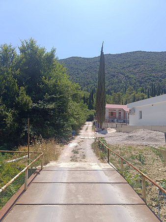 Grundstück zum Verkauf in der Siedlung Sutorina