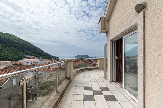 Möblierte 1-Zimmer-Wohnung in Budva, Lazi – 89m² mit Meerblick — photo 10
