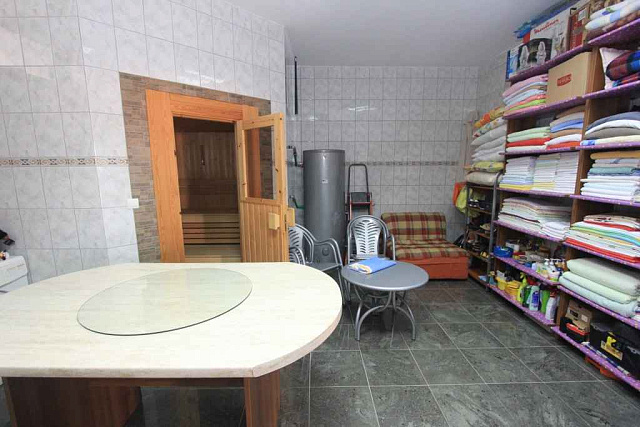 Helligkeit mit Pool in der Villa Petrovac — photo 40
