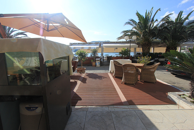 Restaurant erste Linie zum Meer in Rafailovići zu verkaufen — photo 13