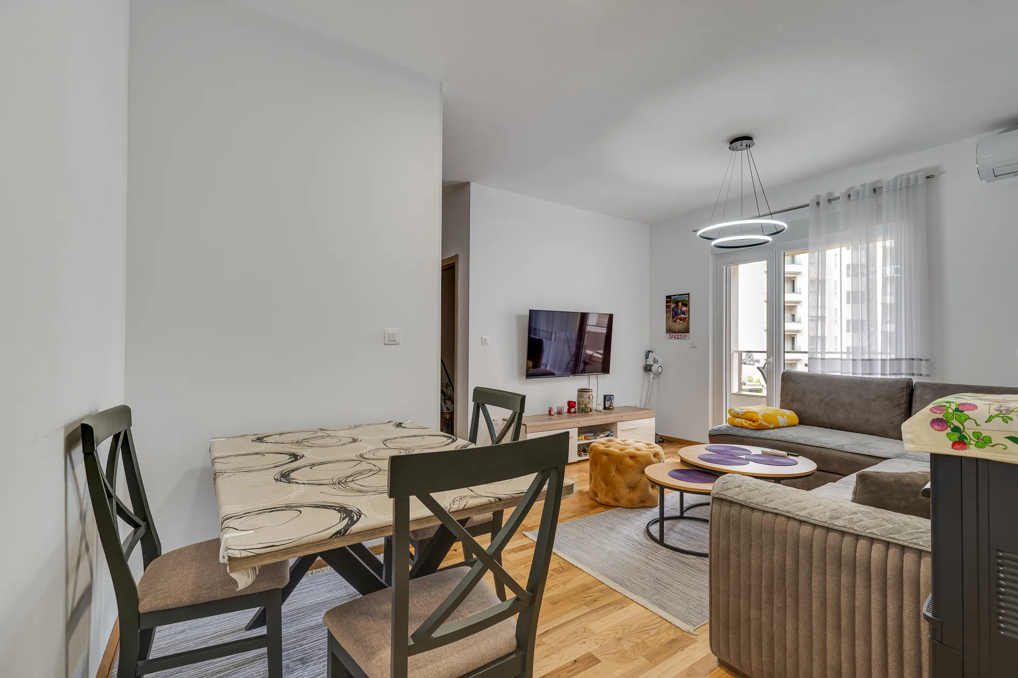 6894 1-Zimmer-Apartment, 48 m² in Bečići