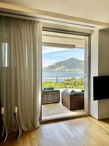 Luxuriöse Wohnung in Budva mit Meerblick — photo 7