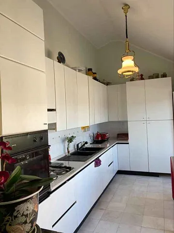 Haus in der Altstadt von Herceg Novi — photo 12