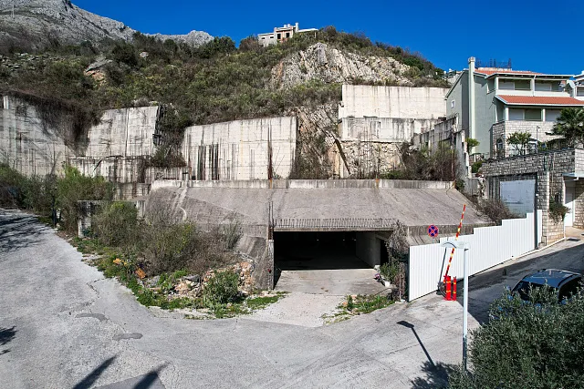 Grundstück 1580 m2 mit Projekt für ein Aparthotel in Rezevici — photo 5