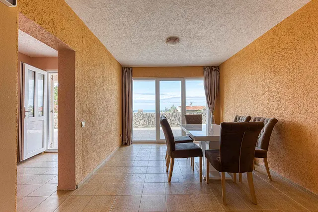 Ein Haus in Sutomore mit Panoramablick auf das Meer 142 m2 — photo 15