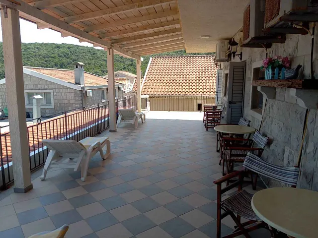 Mini Hotel auf Jaz 50 Meter vom Meer entfernt — photo 7