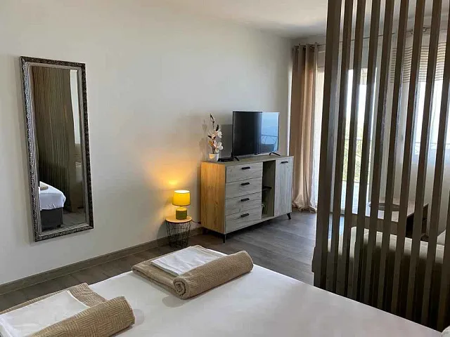 Studio-Apartment mit seitlichem Meerblick in Blizikuce