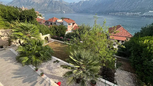 Haus in Prčanj mit Blick auf die Bucht — photo 4