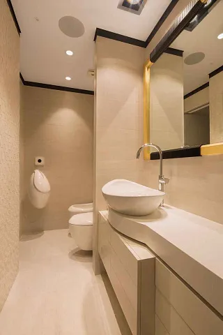 Super luxuriöse dreistöckige Triplex-Wohnung mit Jacuzzi und Sauna. — photo 7