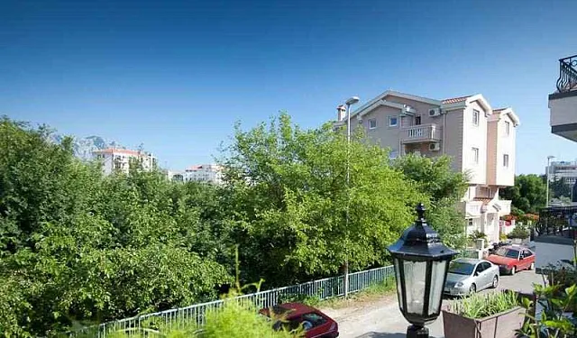 Villa-Hotel am Meer in Becici — photo 12