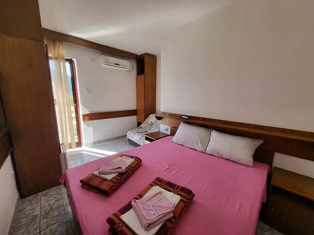 Hotel mit 16 Apartments in Buljarica — photo 4
