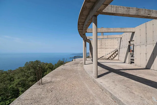 7.715 m² Grundstück mit Gebäuden und Rohbau nahe Sveti Stefan — photo 15