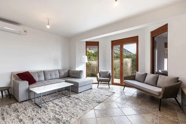 Geräumiges 3-stöckiges Haus mit Meerblick in Blizikuce