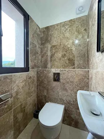 Neu gebaute Villa mit atemberaubendem Panoramablick auf die Riviera von Budva — photo 19