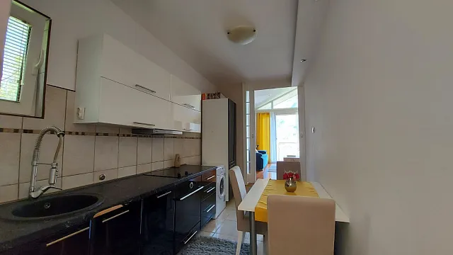 Haus mit Blick auf die Bucht von Kotor — photo 10