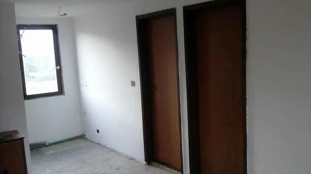 Unfinished house in the quiet area of Kotor — photo 8