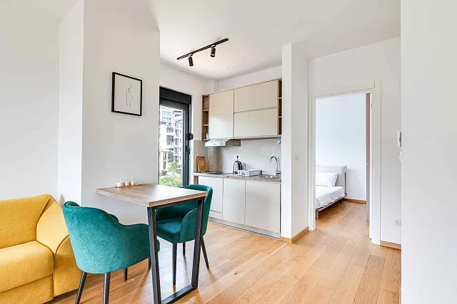 Möblierte Wohnung mit einem Schlafzimmer, Meerblick und Garagenplatz in einem neuen Gebäude — photo 5