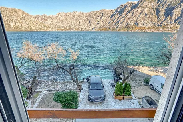 Wunderschöne Steinvilla in Prčanj mit Panoramablick auf die Bucht — photo 30