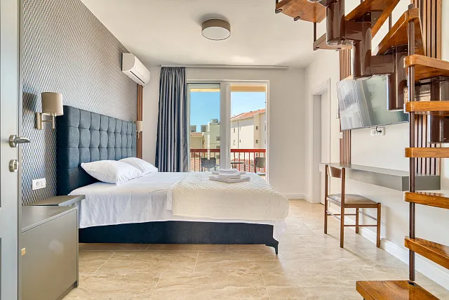 Voll ausgestattetes Hotel mit Restaurant in Bečići – 200m vom Meer