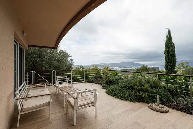 Zu verkaufen: Großzügige 3-Zimmer-Wohnung mit Meerblick und 40 m² großer Terrasse — photo 30