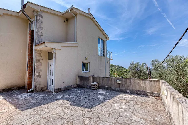 Elegantes Haus mit atemberaubendem Blick auf die Bucht von Kotor in Herceg Novi — photo 33