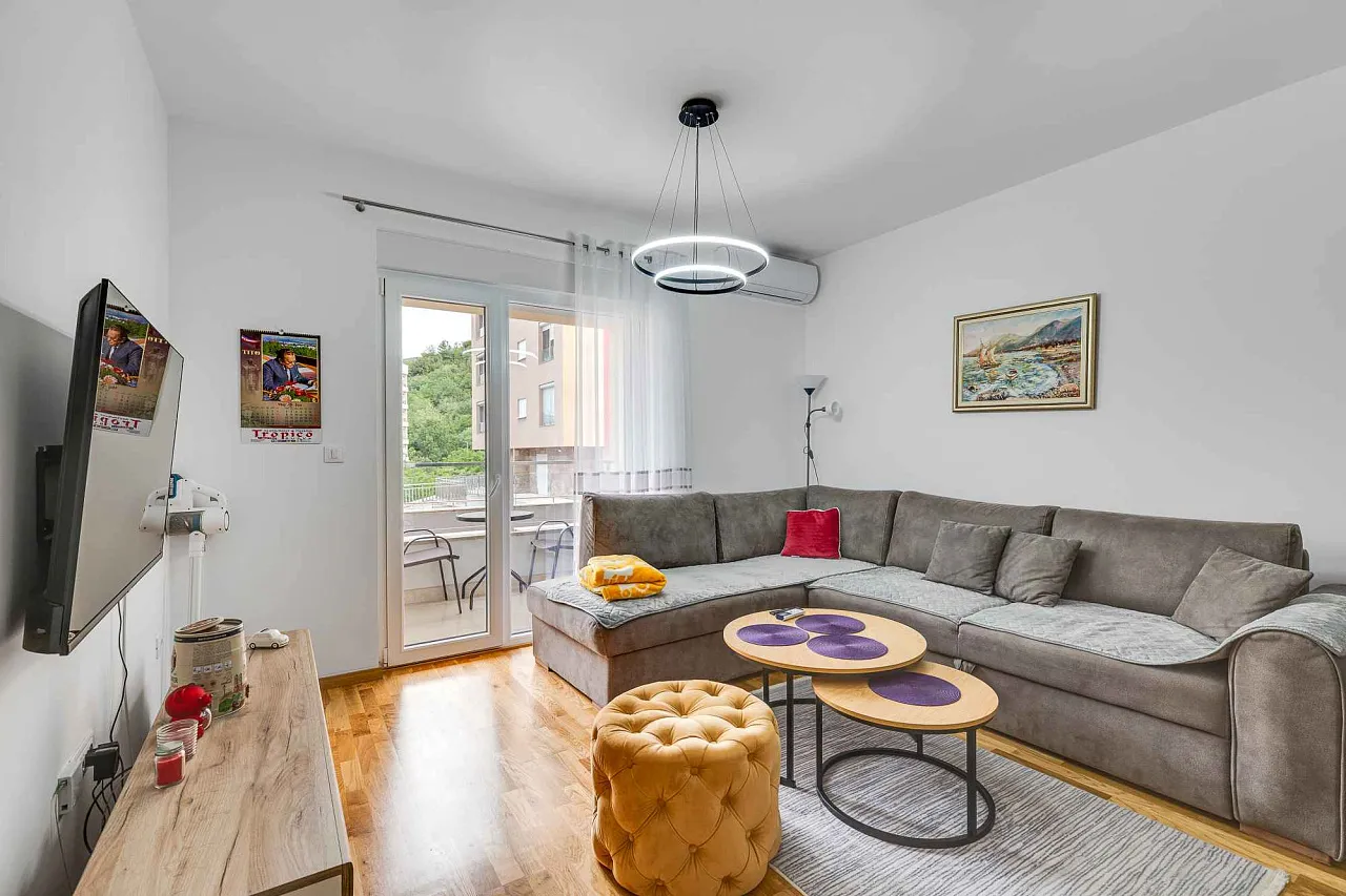 6894 1-Zimmer-Apartment, 48 m² in Bečići