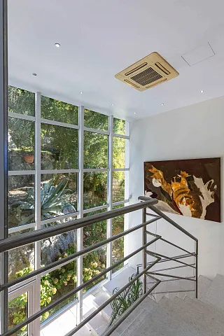Elegantes Steinhaus mit Meerblick in der Nähe von Sveti Stefan — photo 19