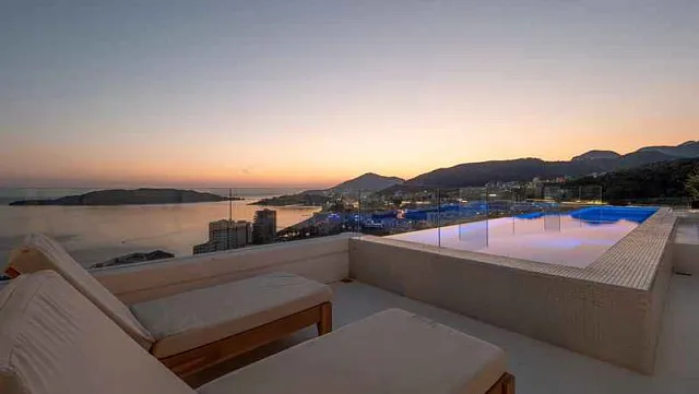 Unique penthouse with pool and roof garden — photo 5